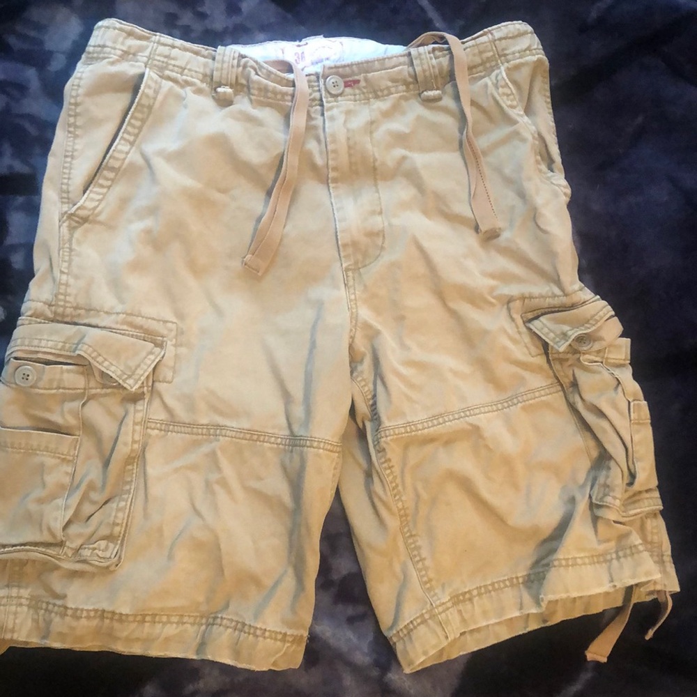 Men’s cargo shorts